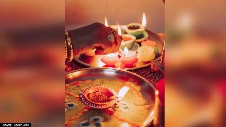 Gujarati New Year 2021: Happy New Year Wishes, Greetings & Quotes in English & Gujarati Gujarati New Year