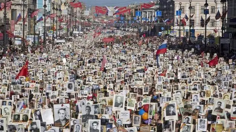Berlin court overturns ban on Russia flag ahead of Victory Day 'Immortal Regiment' march Berlin