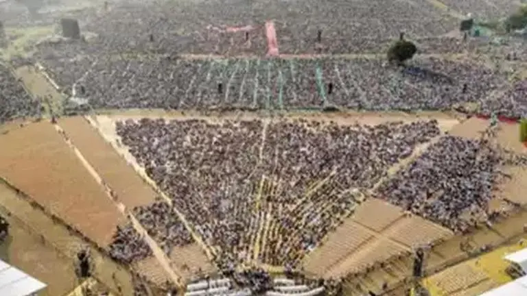 Sunstroke deaths: Maharashtra minister says award event timing was given by Dharmadhikari Sunstroke deaths: Maharashtra minister says award event timing was given by Dharmadhikari