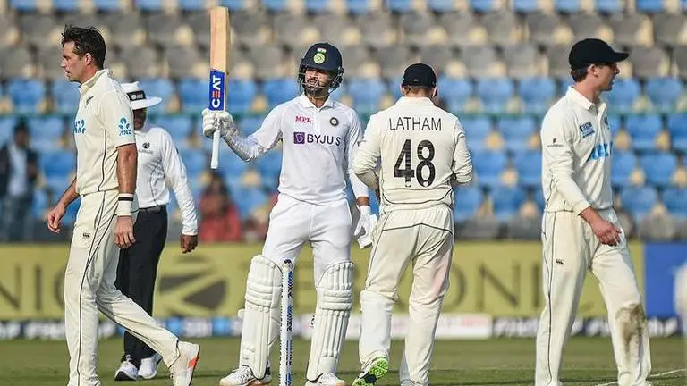 Shreyas Iyer's father kept son's photo holding Border-Gavaskar Trophy as WhatsApp DP for four years Shreyas Iyer