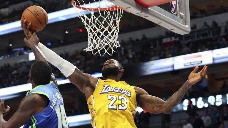 LeBrilliant: James' 37 points lead Lakers past Bucks 113-103 LeBrilliant: James' 37 points lead Lakers past Bucks 113-103