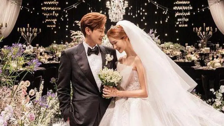 Lee Da Hae, Se7en share dreamy wedding photos, thank guests who 'cried' with them Lee Da Hae