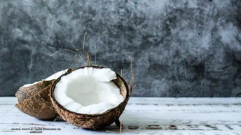 Desi Hacks: Learn how to open coconut with these two easy ways desi hack