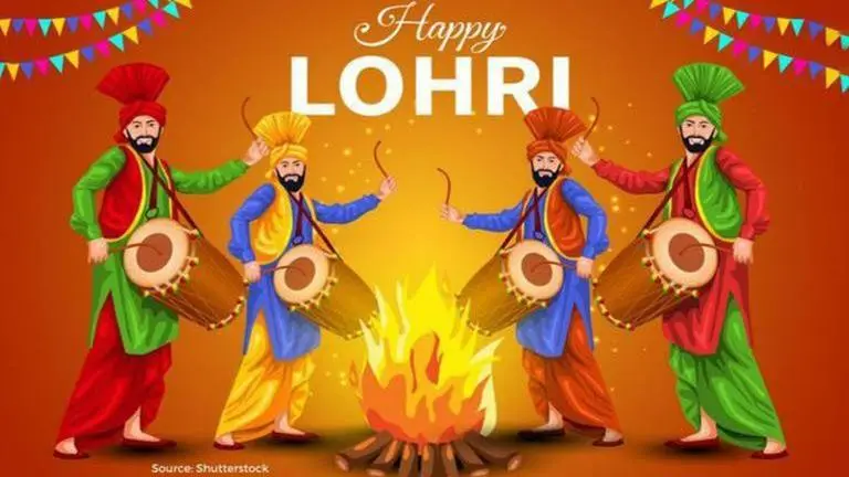 Happy Lohri Shayari 2022: Best Hindi Shayari on Lohri for friends and family Happy Lohri