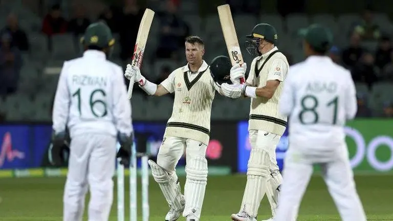 Gilchrist, Warner thank two Indian students for their work in Australia during COVID-19 Gilchrist