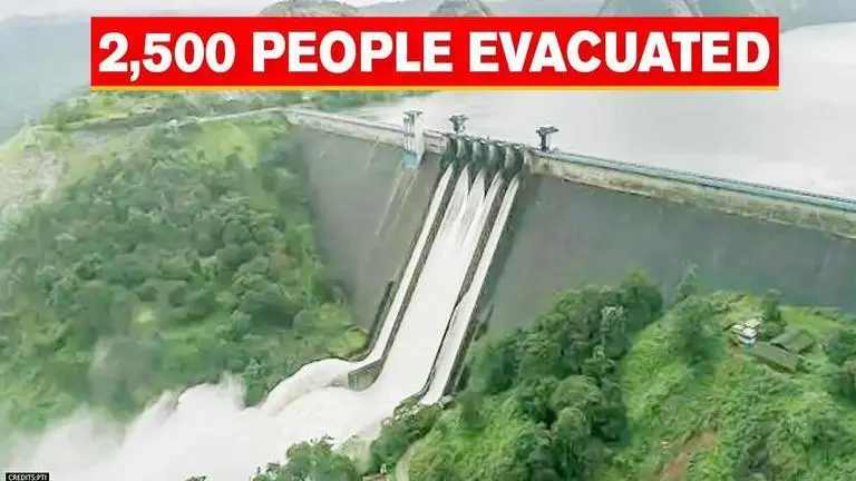 Gujarat: 9.50 lakh cusecs water released from Sardar Sarovar Dam; Over 2500 evacuated Gujarat Flood