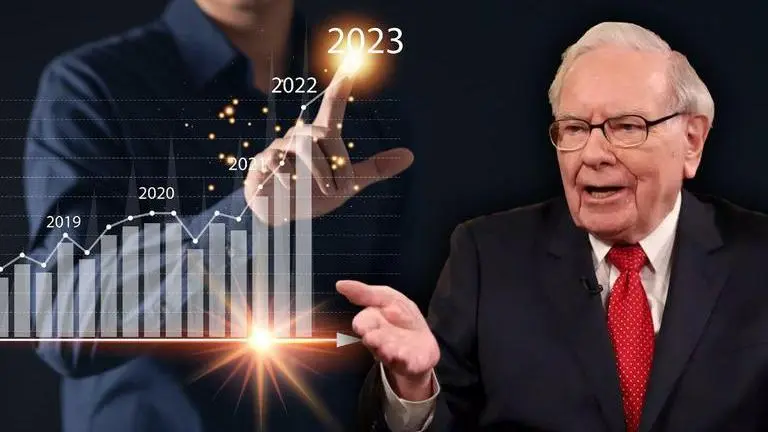 Warren Buffett's Berkshire Hathaway hits record high as rising rates, Apple boost profit Warren Buffett