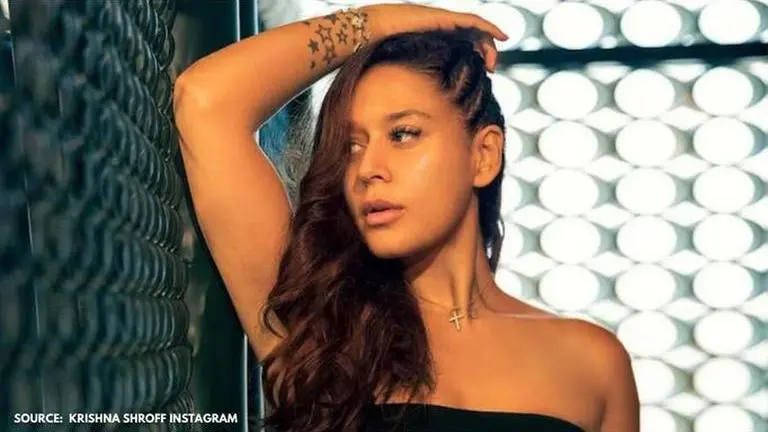Krishna Shroff stuns in bikini pictures from Maldives; fans pour love Krishna Shroff