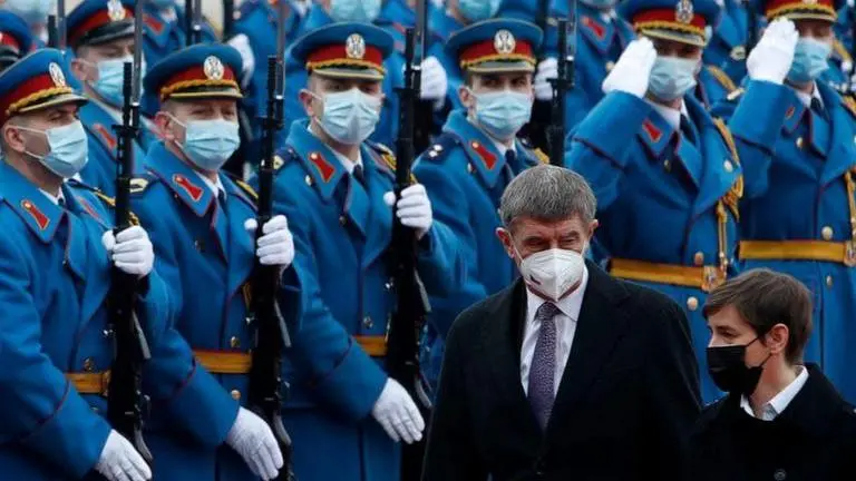 Czech PM views Serbia's mass vaccination campaign