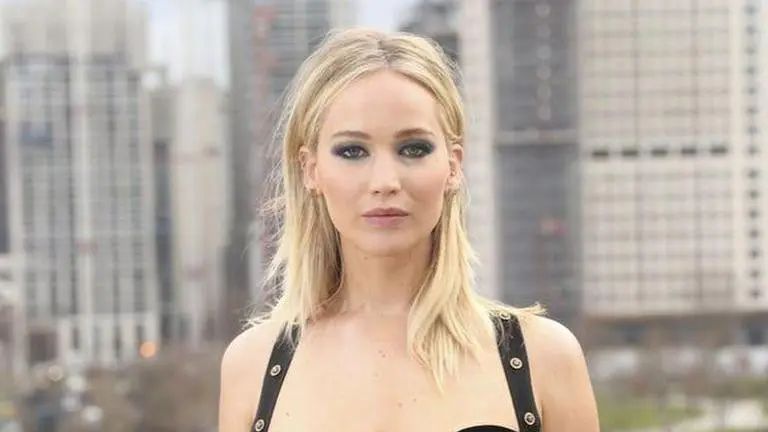 Jennifer Lawrence expecting her first child with Cooke Maroney, snapped with baby bump Jennifer Lawrence, Cooke Maroney
