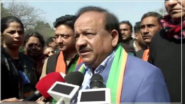 Health Min: 2nd patient detected with Coronavirus sat next to 1st person tested positive Harsh Vardhan