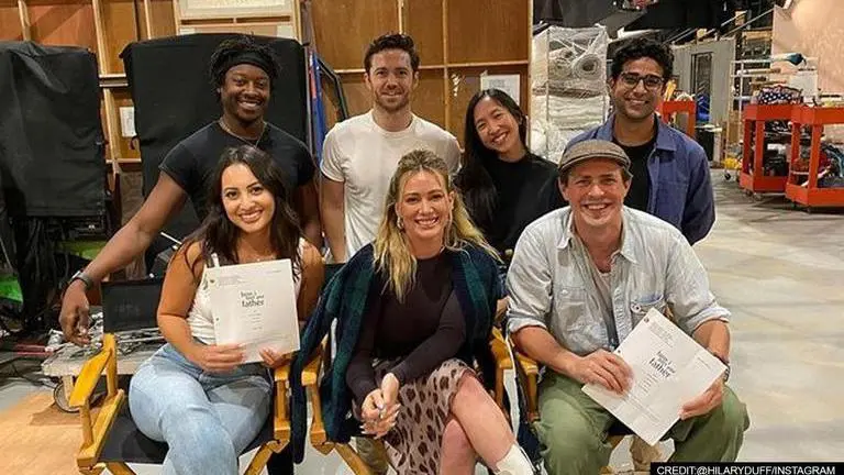 'How I Met Your Father': Hilary Duff shares first pic with co-stars on sets of new show how i met your father