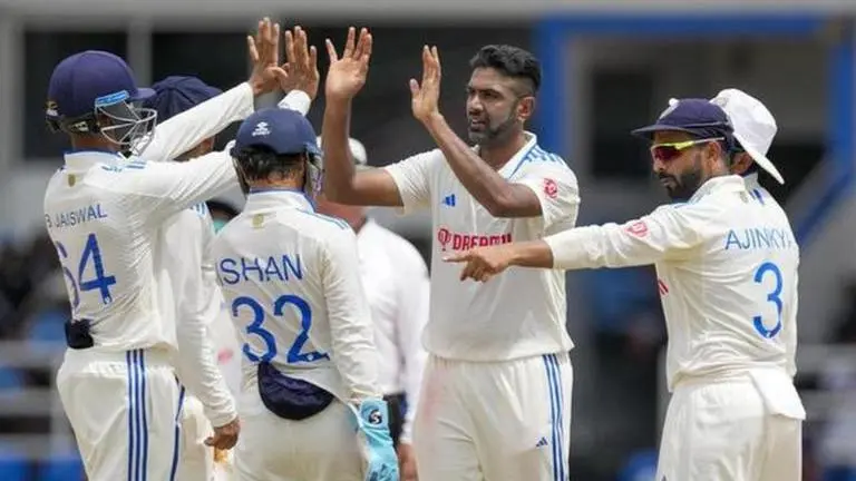 'The ball wasn't seaming': India bowling coach hits back at West Indies' pitch curators 'The ball wasn't seaming': India bowling coach hits back at West Indies pitch curators