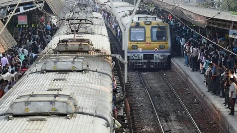 Mumbai: Central Railway trains delayed due to rail fracture
