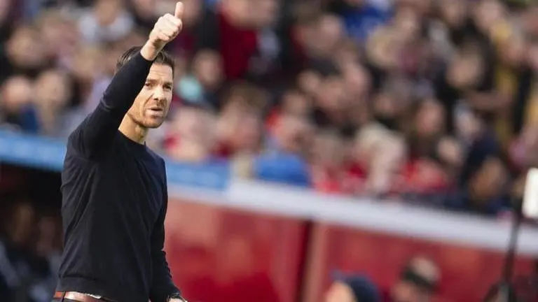 Xabi Alonso celebrates 4-0 win on Leverkusen coaching debut