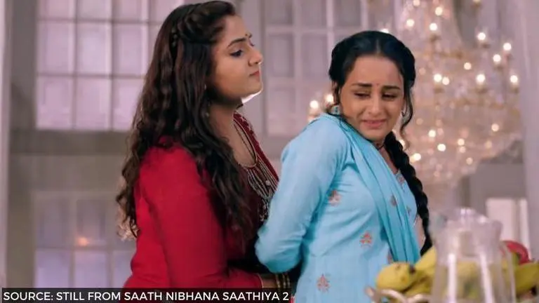 'Saath Nibhana Saathiya 2' Written Update November 6: Anant catches Kanak troubling Gehna Saath Nibhaana Saathiya 2 written update