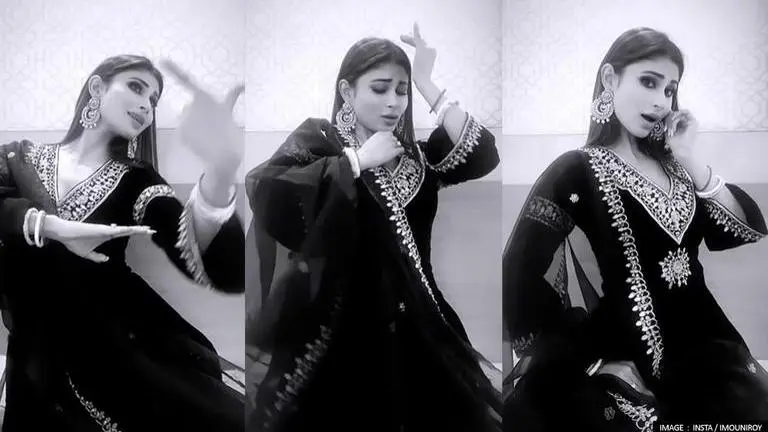 Mouni Roy dances her heart out on singer Lata Mangeshkar's song 'Piya Tose Naina Lage' Mouni Roy