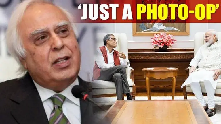 Congress makes Abhijit Banerjee u-turn, calls PM Modi meet 'Photo-Op' Congress