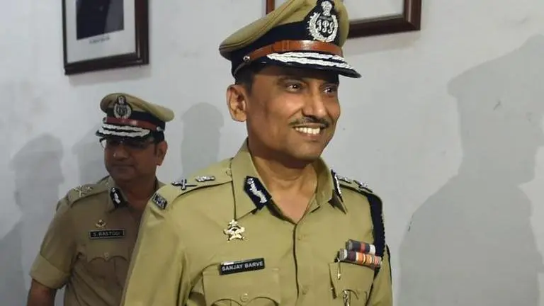 Outgoing Mumbai top cop Sanjay Barve given farewell