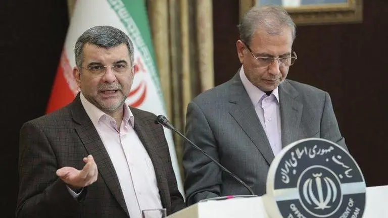 Iran faithful use drive in mosque during outbreak