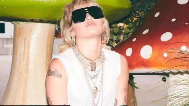 Miley Cyrus' debut: Did you know she first appeared in her father's show Doc? Miley Cyrus