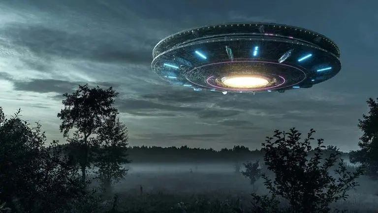 US ex-intelligence officer claims American govt in possession of 'intact' alien vehicles US