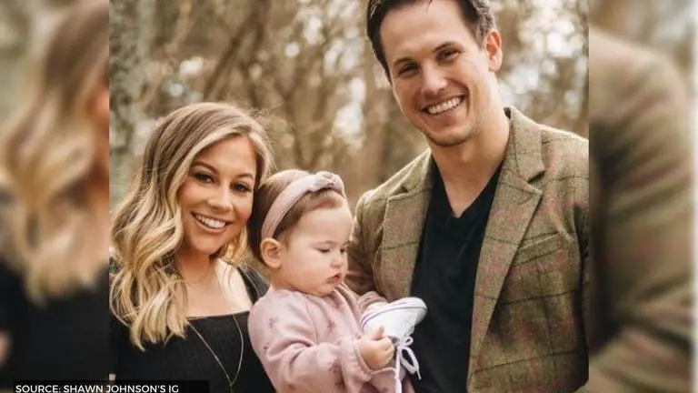 Shawn Johnson tests positive for COVID-19 while pregnant; says she's very nervous Shawn Johnson