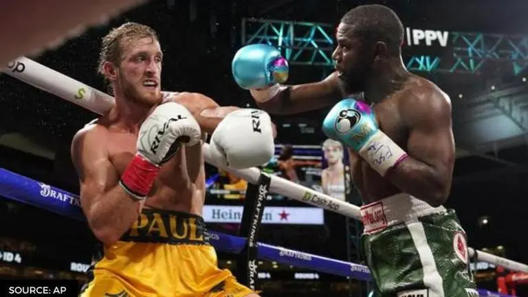 Floyd Mayweather caught on camera calling his fight with Logan Paul 'Fake' Floyd Mayweather