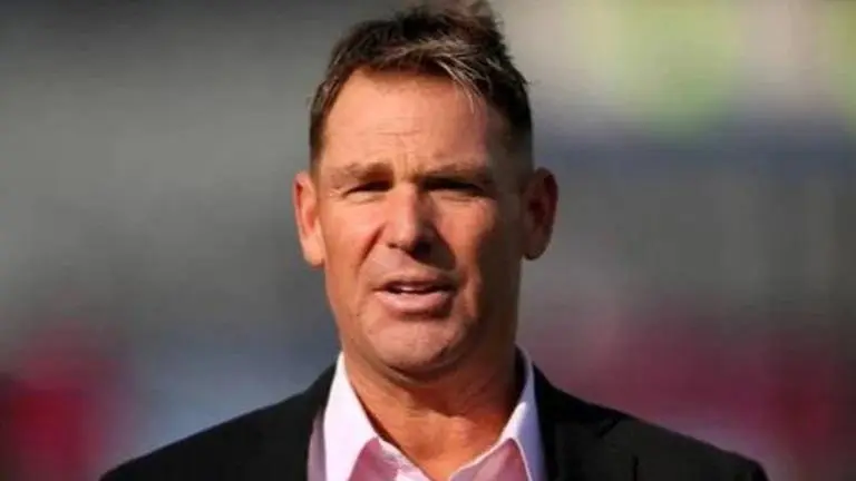 Shane Warne given a lap of honour as family, friends bid goodbye to legend at private funeral Shane Warne