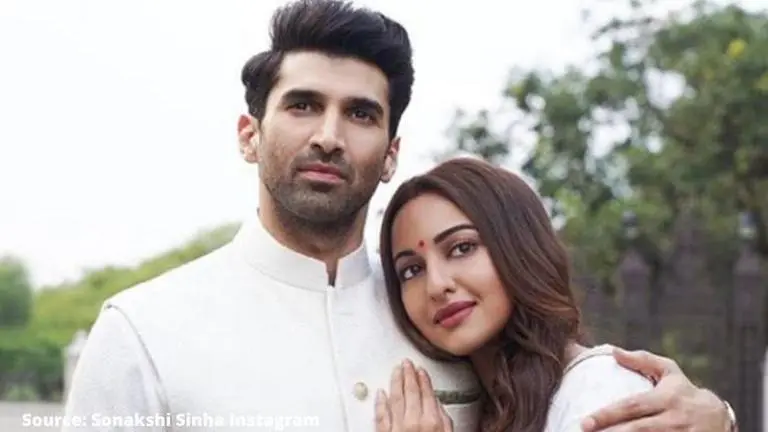 Sonakshi Sinha's pictures with her 'Kalank' co-star Aditya Roy Kapur reveal their bond Sonakshi Sinha