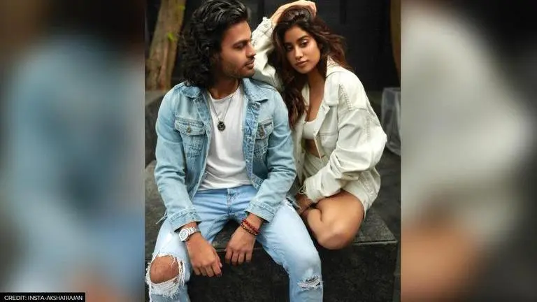 Janhvi Kapoor wishes rumoured beau Akshat Rajan on b'day; calls him 'world's best human' Janhvi Kapoor