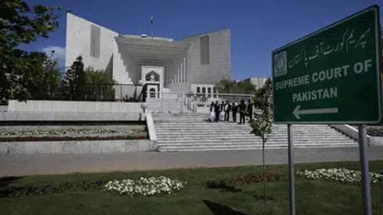 Pakistan SC halts implementation of bill aimed at clipping chief ...