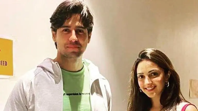 Kiara Advani extends wishes to rumored boyfriend Sidharth Malhotra, shares unseen video