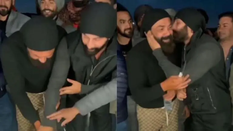 Ranbir Kapoor kisses Bobby Deol at Animal wrap-up bash, here's how the latter reacted Ranbir Kapoor