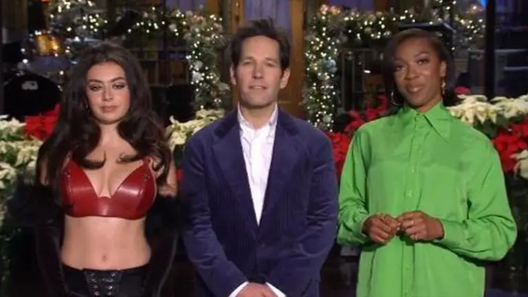 Paul Rudd to host 'SNL' final episode without live audience due to COVID outbreak on set Paul Rudd to host SNL