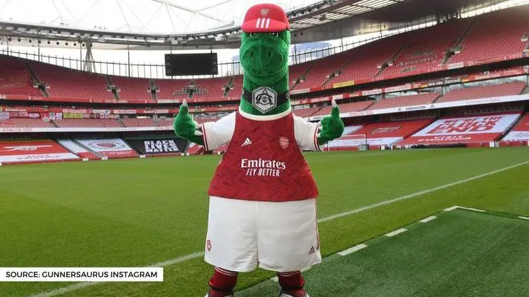 Arsenal mascot Gunnersaurus RETURNS for the first time since getting furloughed arsenal mascot