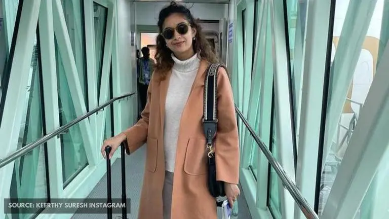 Keerthy Suresh flies abroad to commence second schedule of 'Sarkaru Vaari Paata' Keerthy Suresh