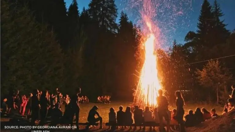 Lohri 2021 quotes, statuses, poems to share with your friends and family lohri 2021