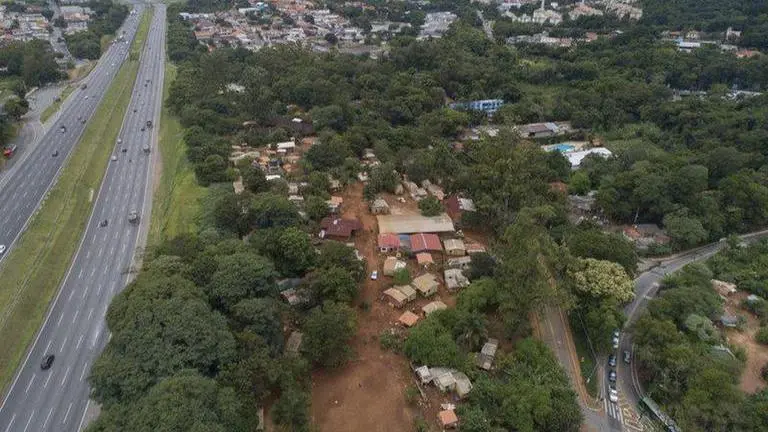 Sao Paulo closes main streets to aid isolation