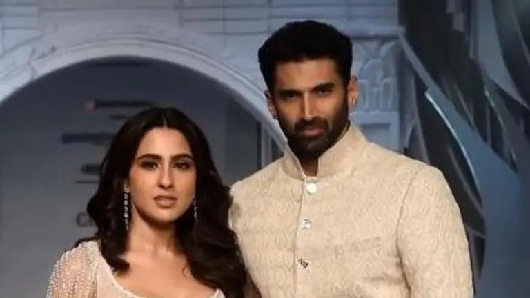 Sara Ali Khan, Aditya Roy Kapur turn showstoppers for Shantanu and Nikhil at ICW 2023 Aditya Roy Kapur