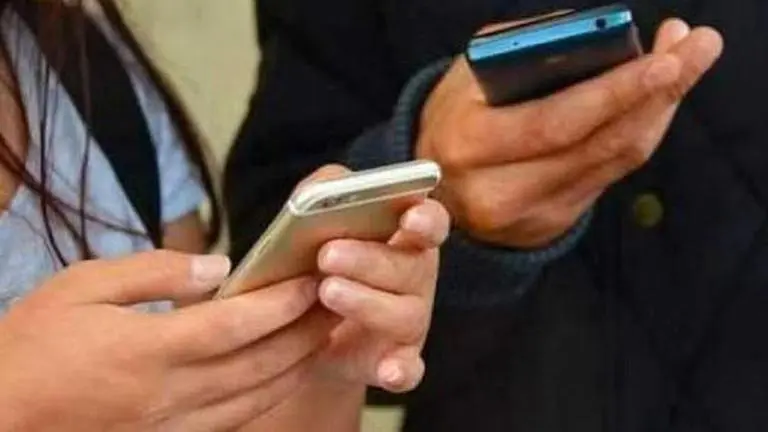 More than 50 percent Indians uses internet, numbers to reach 900 million by 2025, claims report Internet users in India