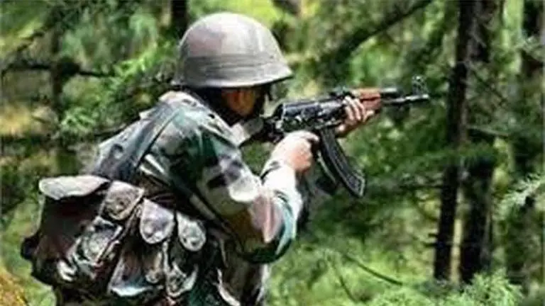 Pak shells forward areas along LoC in J-K's Poonch, Rajouri