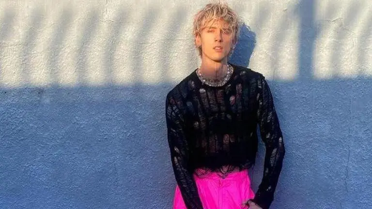 Rapper Machine Gun Kelly's tour bus vandalized ahead of his show in Nebraska Machine Gun Kelly