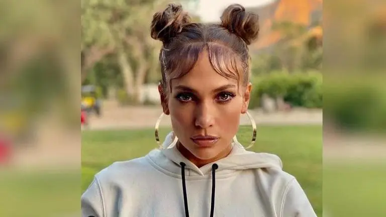 Jennifer Lopez reveals WOD finale dress, fans copy her style & share pictures jennifer lopez