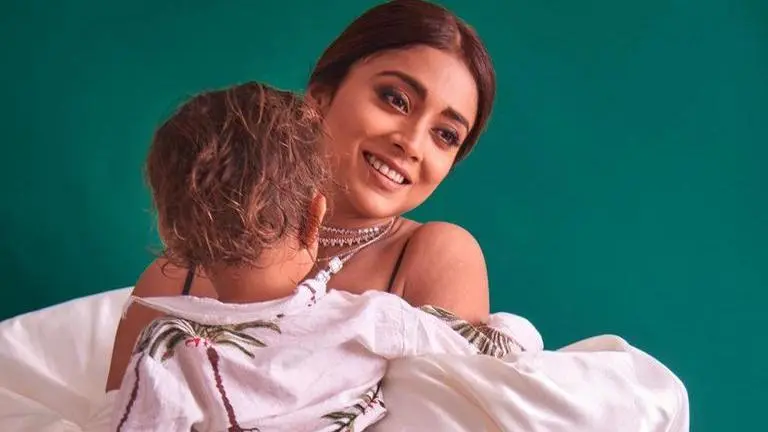 Shriya Saran drops cute pictures with daughter Radha: My heart goes... shriya saran