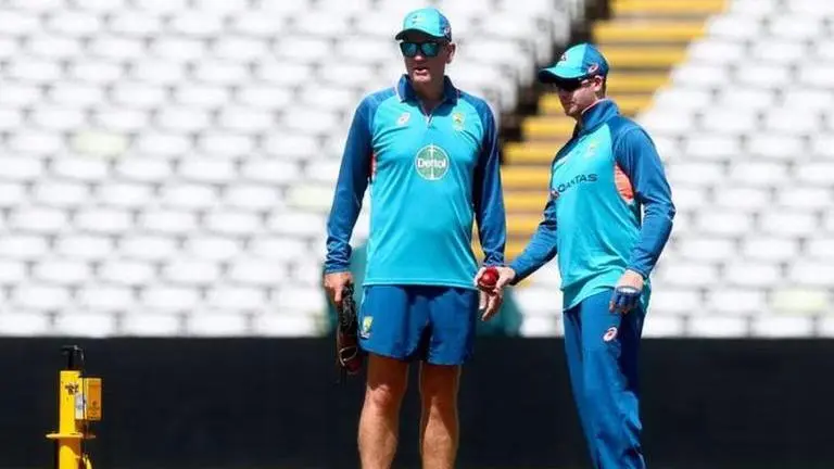 Andrew McDonald, Steve Smith