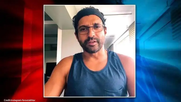 Farhan Akhtar recites famous couplet 'Zinda Ho Tum' with corona-twist amid lockdown, watch Farhan