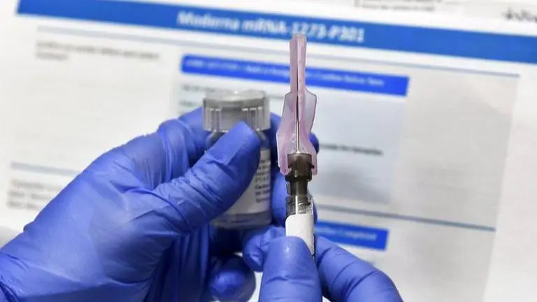 FDA advisers endorse a second COVID-19 vaccine