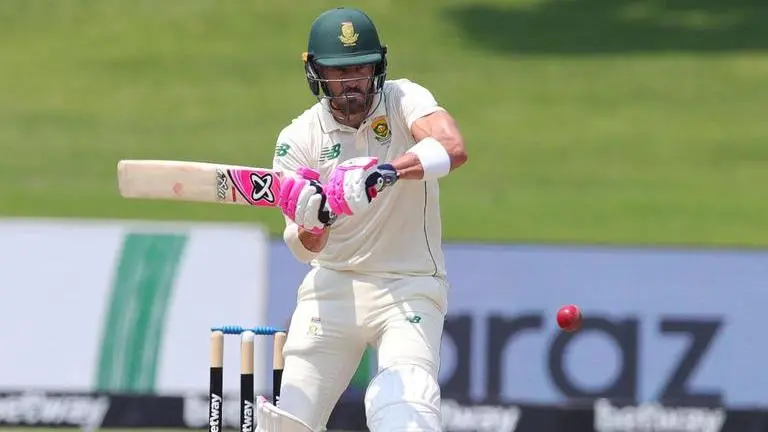 Faf Du Plessis century puts South Africa ahead, Sri Lanka toils