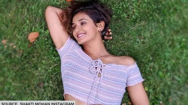 Shakti Mohan loves wearing pastel coloured outfits; here's proof Shakti Mohan
